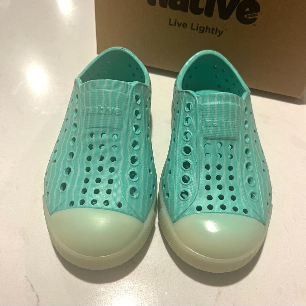 Native Jefferson Minty Glow print